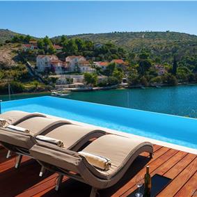5 bedroom villa with heated infinity pool and sea views near Milna, Brac Island, sleeps 10